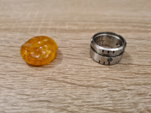 Ring and Amber from the Internet Ring and Amber from the Internet